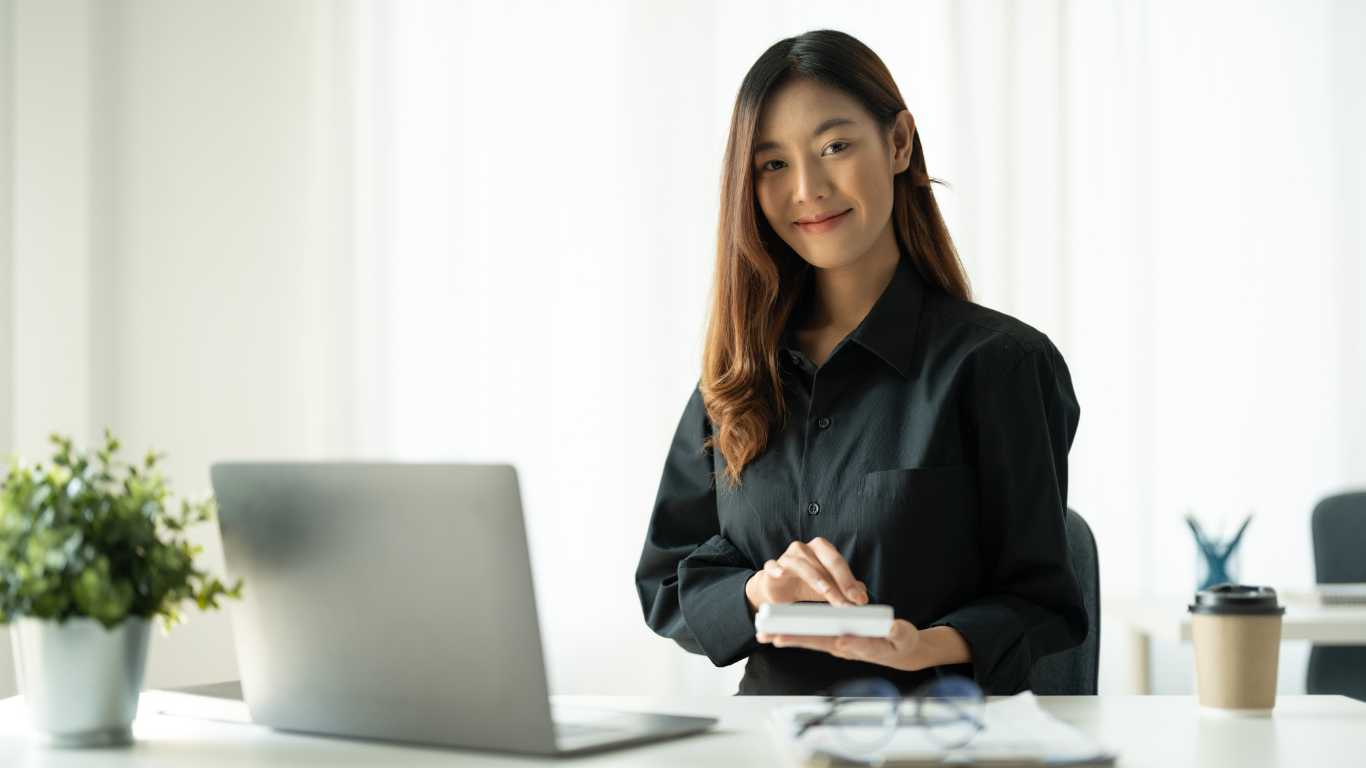 Web Cover (2) MBA Master in Business Administration by AMC University College